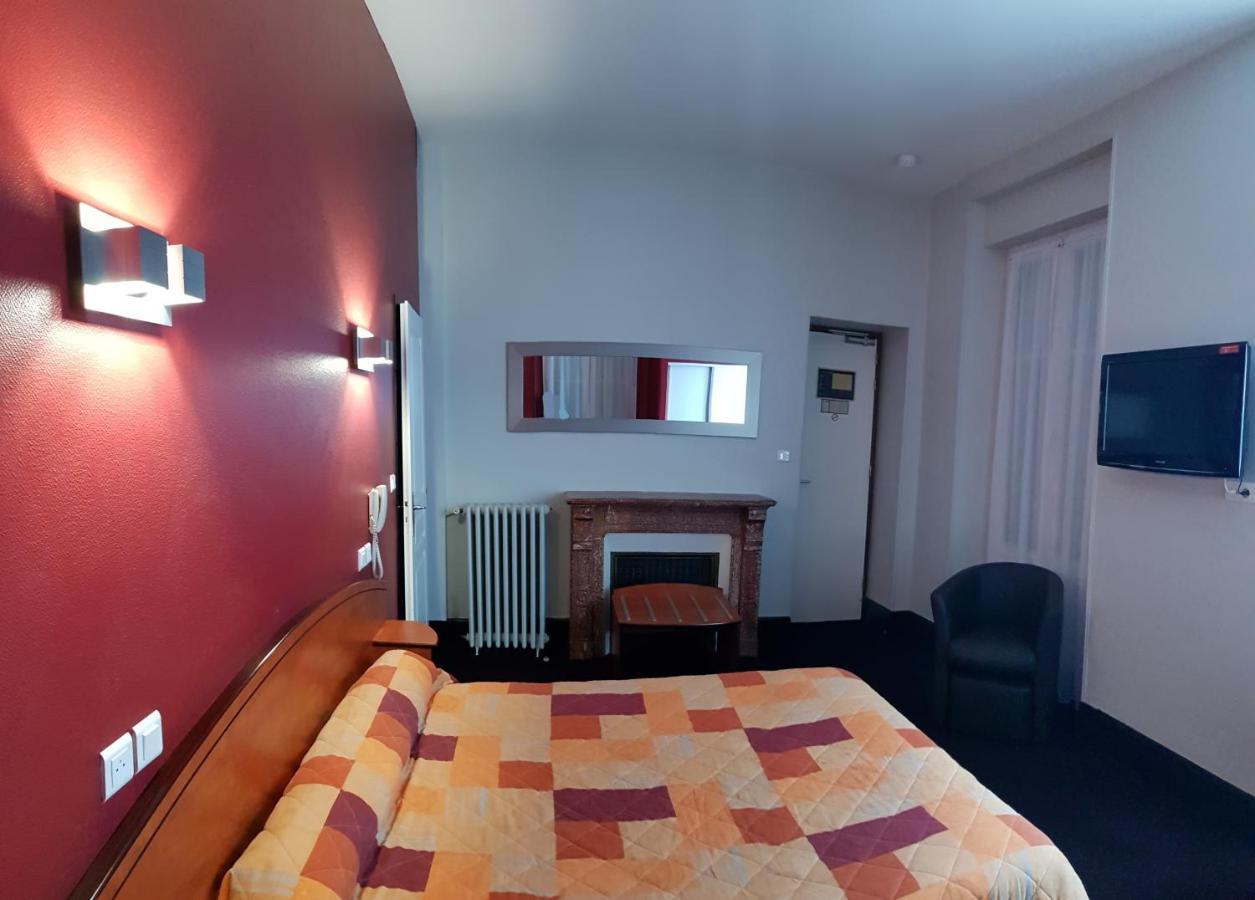 Hotel De La Paix Oloron-Sainte-Marie Esterno foto