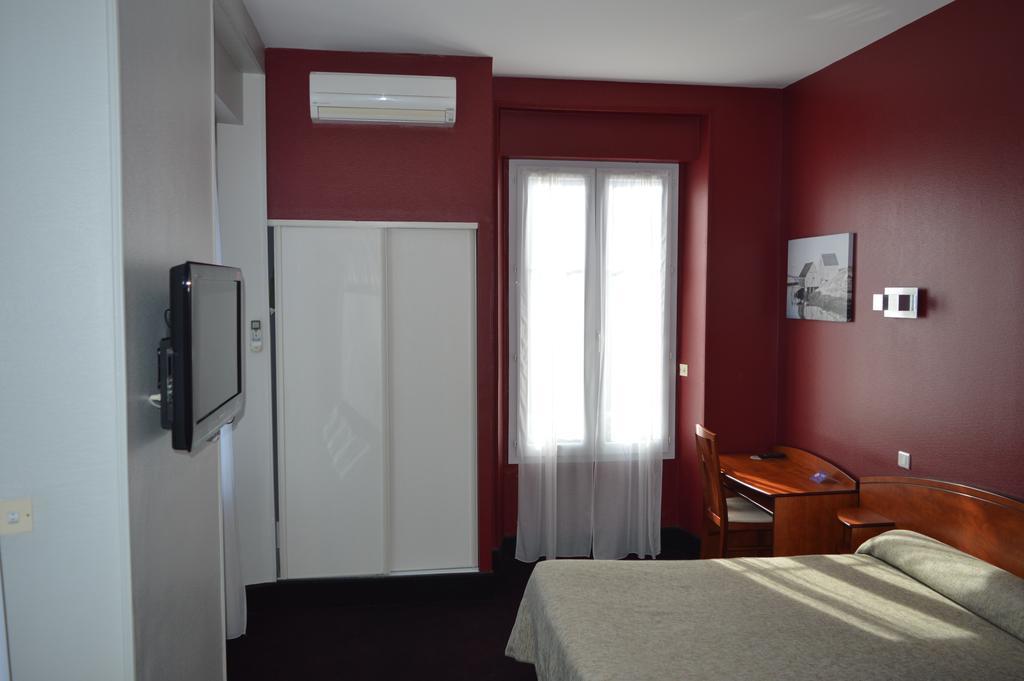 Hotel De La Paix Oloron-Sainte-Marie Esterno foto