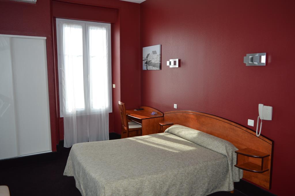 Hotel De La Paix Oloron-Sainte-Marie Esterno foto
